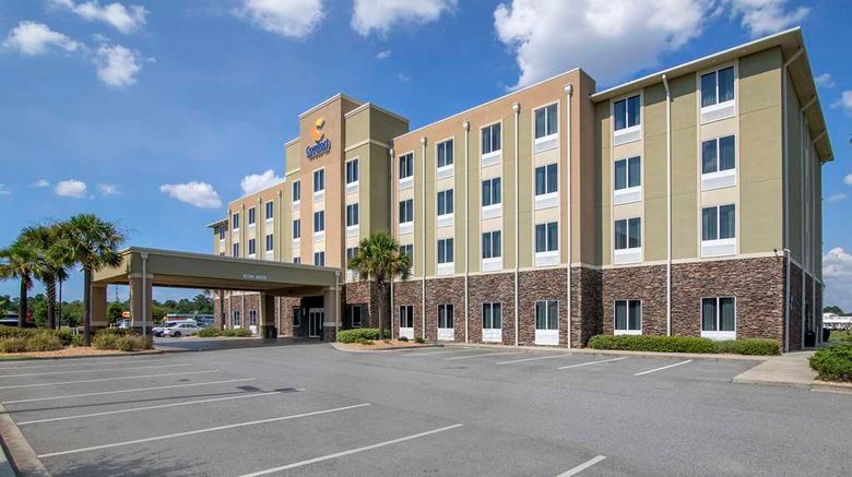 <b>Comfort Inn & Suites Valdosta Exterior</b>. Images powered by <a href="https://iceportal.shijigroup.com/" title="IcePortal" target="_blank">IcePortal</a>.