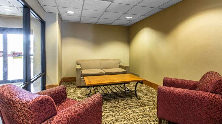 Comfort Inn & Suites Thomson Lobby