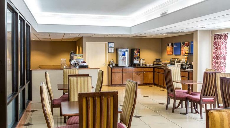 <b>Comfort Inn & Suites Thomson Restaurant</b>. Images powered by <a href="https://iceportal.shijigroup.com/" title="IcePortal" target="_blank">IcePortal</a>.