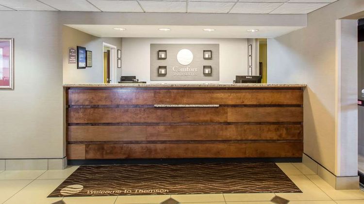 Comfort Inn & Suites Thomson Lobby