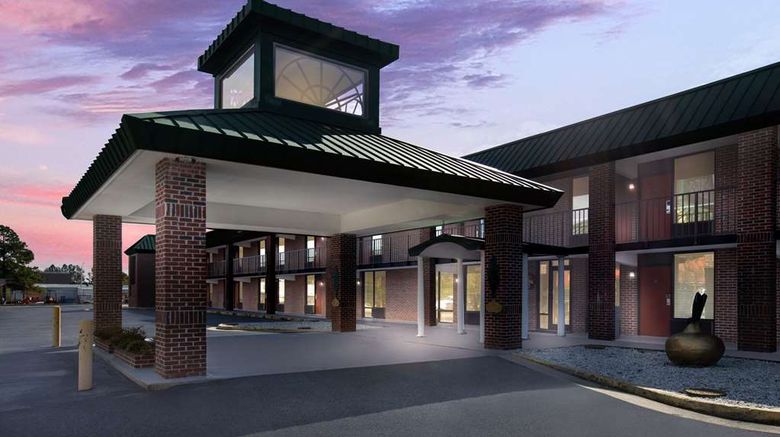 <b>Quality Inn & Suites - Vidalia Exterior</b>. Images powered by <a href="https://iceportal.shijigroup.com/" title="IcePortal" target="_blank">IcePortal</a>.