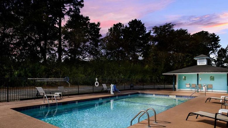 <b>Quality Inn & Suites - Vidalia Exterior</b>. Images powered by <a href="https://iceportal.shijigroup.com/" title="IcePortal" target="_blank">IcePortal</a>.
