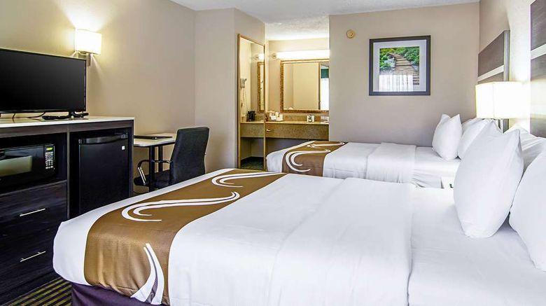 <b>Quality Inn & Suites - Savannah Room</b>. Images powered by <a href="https://iceportal.shijigroup.com/" title="IcePortal" target="_blank">IcePortal</a>.