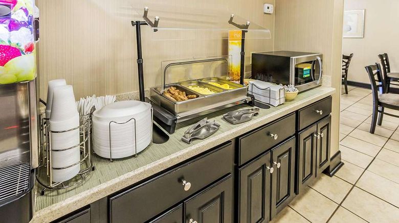 <b>Quality Inn & Suites - Savannah Restaurant</b>. Images powered by <a href="https://iceportal.shijigroup.com/" title="IcePortal" target="_blank">IcePortal</a>.