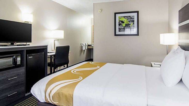 <b>Quality Inn & Suites - Savannah Room</b>. Images powered by <a href="https://iceportal.shijigroup.com/" title="IcePortal" target="_blank">IcePortal</a>.