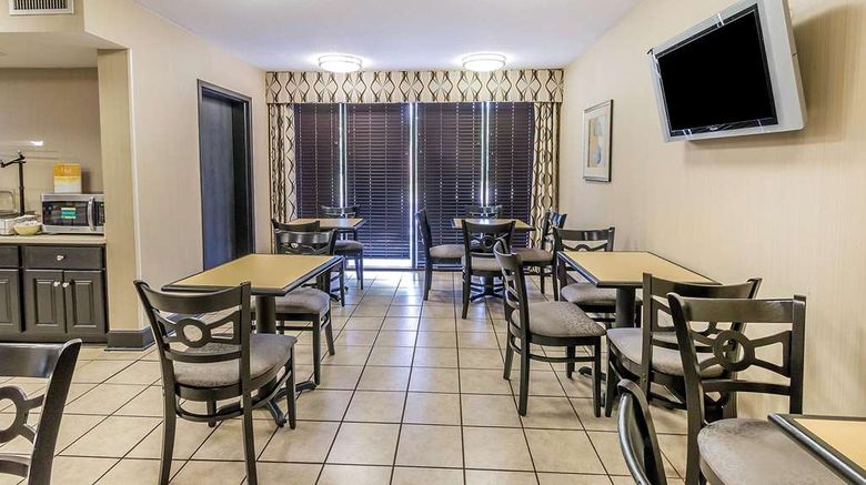 <b>Quality Inn & Suites - Savannah Restaurant</b>. Images powered by <a href="https://iceportal.shijigroup.com/" title="IcePortal" target="_blank">IcePortal</a>.