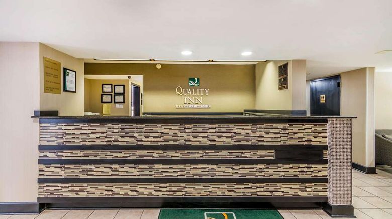 <b>Quality Inn & Suites - Savannah Lobby</b>. Images powered by <a href="https://iceportal.shijigroup.com/" title="IcePortal" target="_blank">IcePortal</a>.