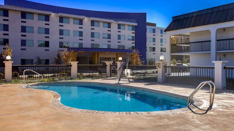 <b>Quality Inn & Suites - Savannah Pool</b>. Images powered by <a href="https://iceportal.shijigroup.com/" title="IcePortal" target="_blank">IcePortal</a>.