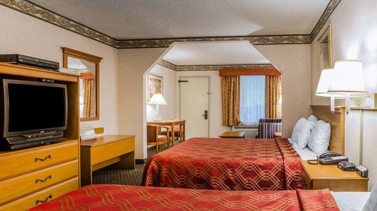 Econo Lodge Villa Rica Room