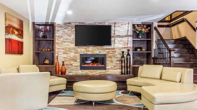 <b>Comfort Inn & Suites Ballpark Area Lobby</b>. Images powered by <a href="https://iceportal.shijigroup.com/" title="IcePortal" target="_blank">IcePortal</a>.