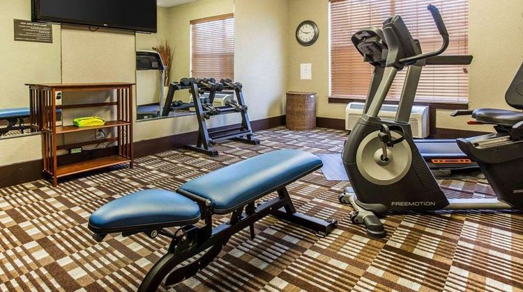 Comfort Inn & Suites Ballpark Area Health