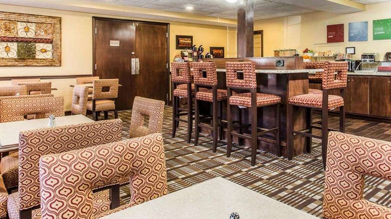 <b>Comfort Inn & Suites Ballpark Area Restaurant</b>. Images powered by <a href="https://iceportal.shijigroup.com/" title="IcePortal" target="_blank">IcePortal</a>.