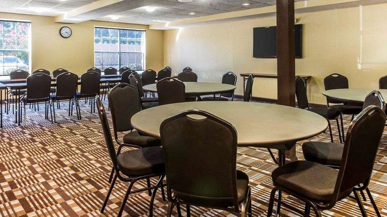 <b>Comfort Inn & Suites Ballpark Area Meeting</b>. Images powered by <a href="https://iceportal.shijigroup.com/" title="IcePortal" target="_blank">IcePortal</a>.
