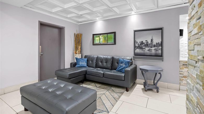 <b>Quality Inn Albany Lobby</b>. Images powered by <a href="https://iceportal.shijigroup.com/" title="IcePortal" target="_blank">IcePortal</a>.