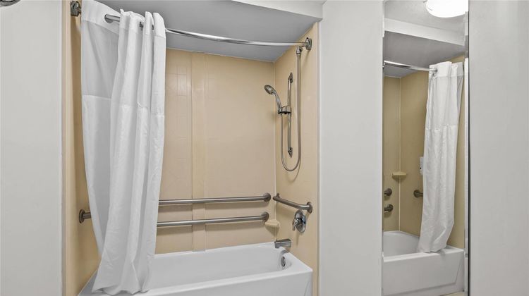 Quality Inn Albany Room