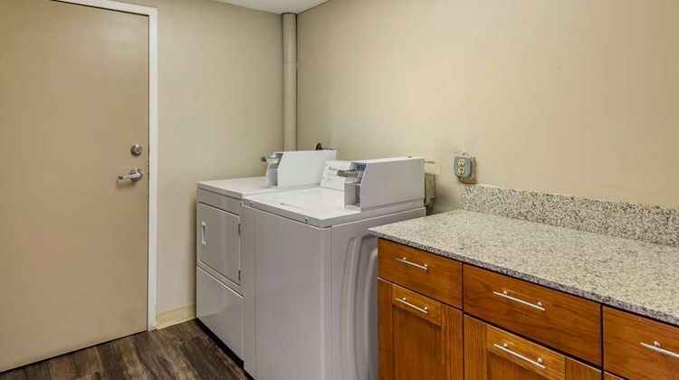 Comfort Inn & Suites Six Flags Other