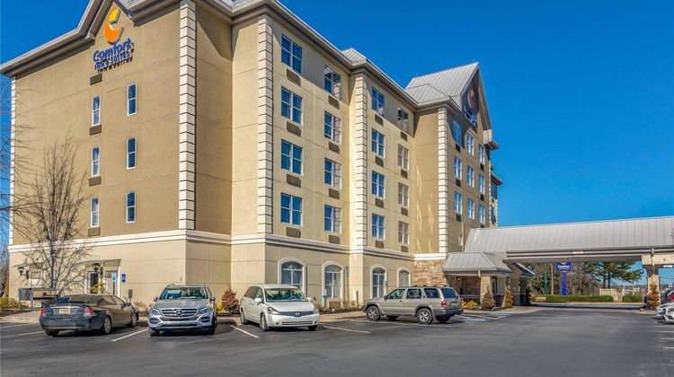 Comfort Inn & Suites Six Flags Exterior