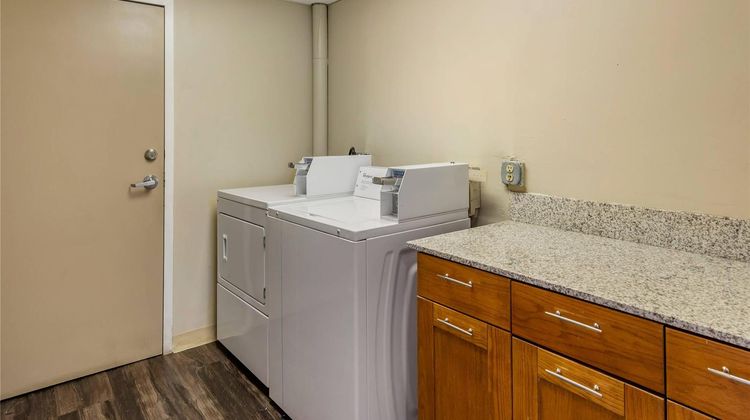 Comfort Inn & Suites Six Flags Other