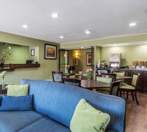 Quality Inn Cedartown Lobby