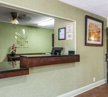 Quality Inn Cedartown Lobby