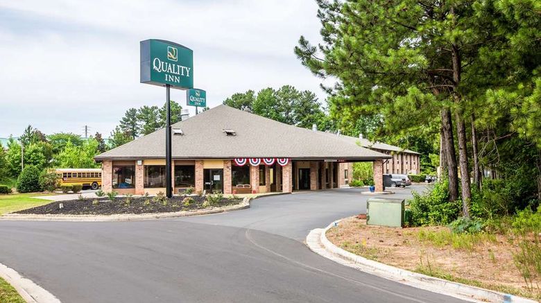 <b>Quality Inn Stockbridge Exterior</b>. Images powered by <a href="https://iceportal.shijigroup.com/" title="IcePortal" target="_blank">IcePortal</a>.
