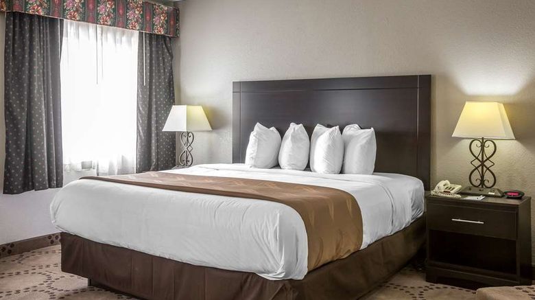 <b>Quality Inn Stockbridge Suite</b>. Images powered by <a href="https://iceportal.shijigroup.com/" title="IcePortal" target="_blank">IcePortal</a>.
