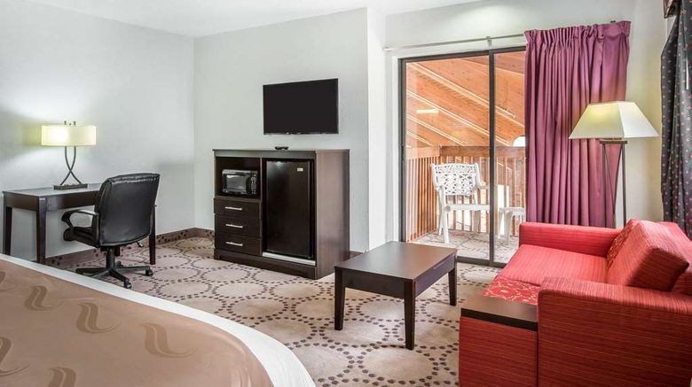 <b>Quality Inn Stockbridge Suite</b>. Images powered by <a href="https://iceportal.shijigroup.com/" title="IcePortal" target="_blank">IcePortal</a>.