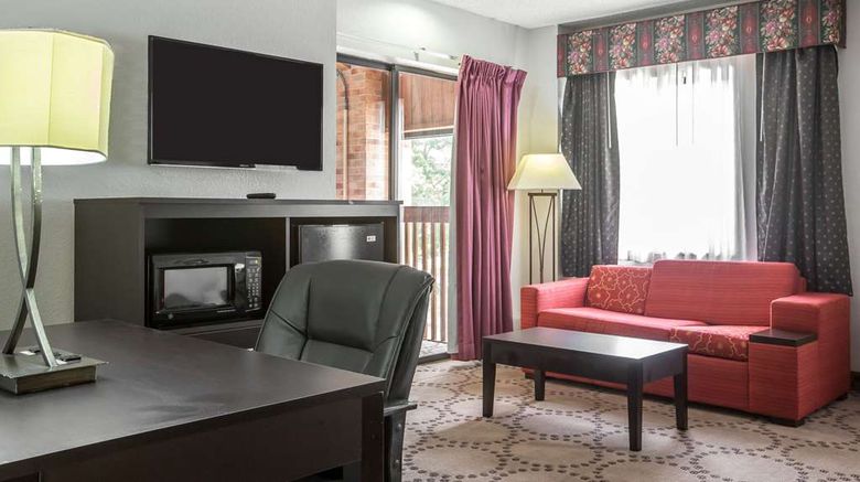 <b>Quality Inn Stockbridge Suite</b>. Images powered by <a href="https://iceportal.shijigroup.com/" title="IcePortal" target="_blank">IcePortal</a>.