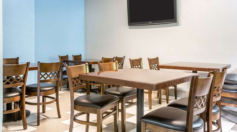 <b>Quality Inn Stockbridge Restaurant</b>. Images powered by <a href="https://iceportal.shijigroup.com/" title="IcePortal" target="_blank">IcePortal</a>.