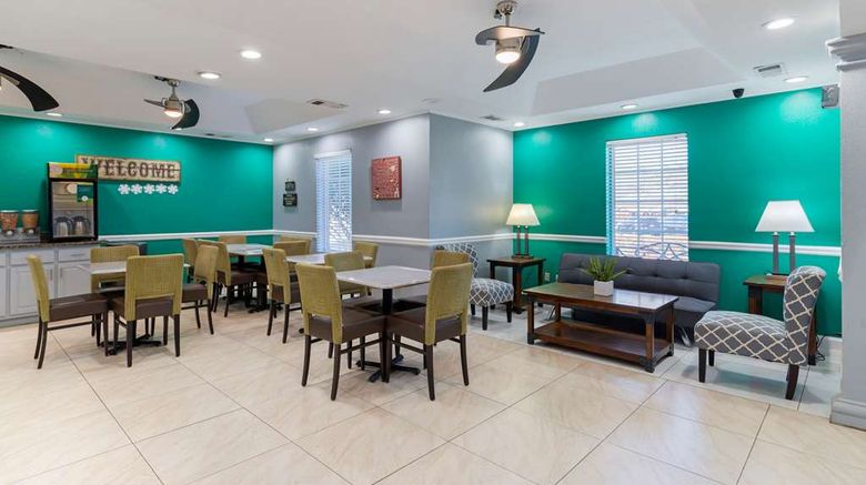 <b>Quality Inn Restaurant</b>. Images powered by <a href="https://iceportal.shijigroup.com/" title="IcePortal" target="_blank">IcePortal</a>.