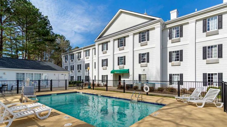 Quality Inn Pool