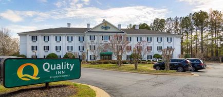 Quality Inn Exterior