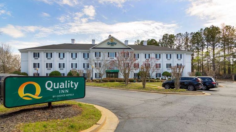Quality Inn Exterior