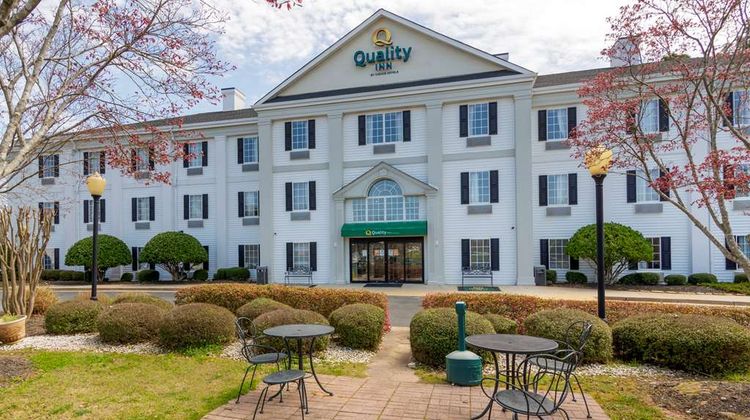 Quality Inn Exterior