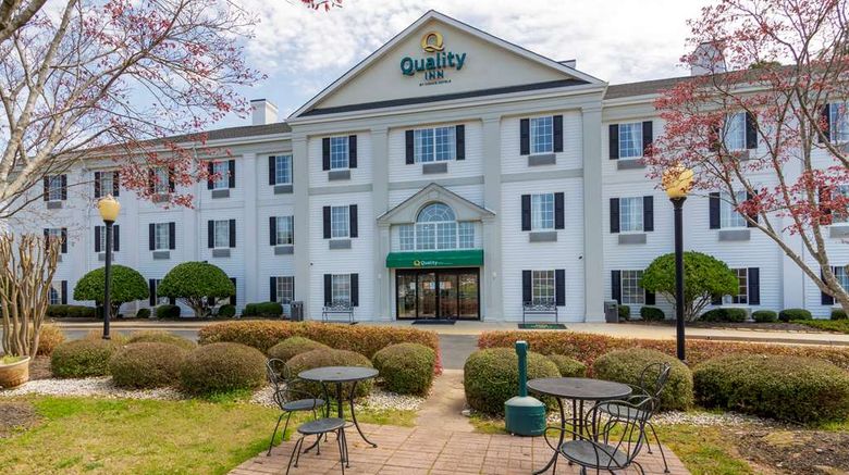 Quality Inn Exterior. Images powered by <a href="https://iceportal.shijigroup.com" target="_blank" rel="noopener">Ice Portal</a>.