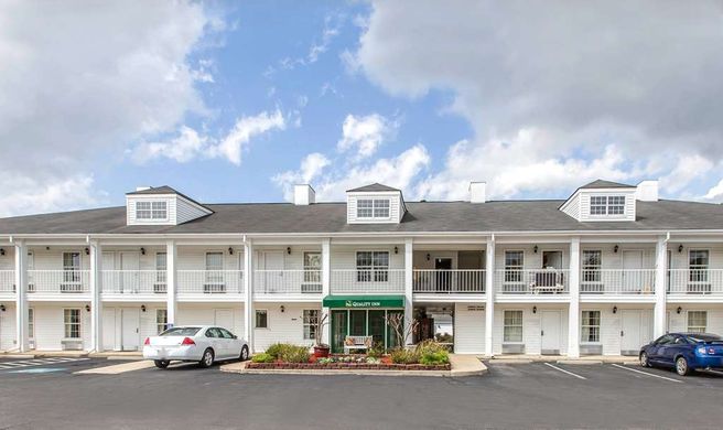 Quality Inn Exterior