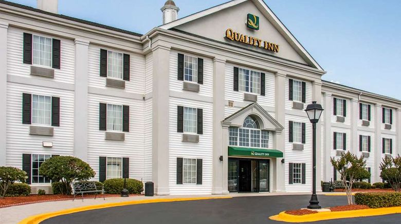 <b>Quality Inn Pooler Exterior</b>. Images powered by <a href="https://iceportal.shijigroup.com/" title="IcePortal" target="_blank">IcePortal</a>.