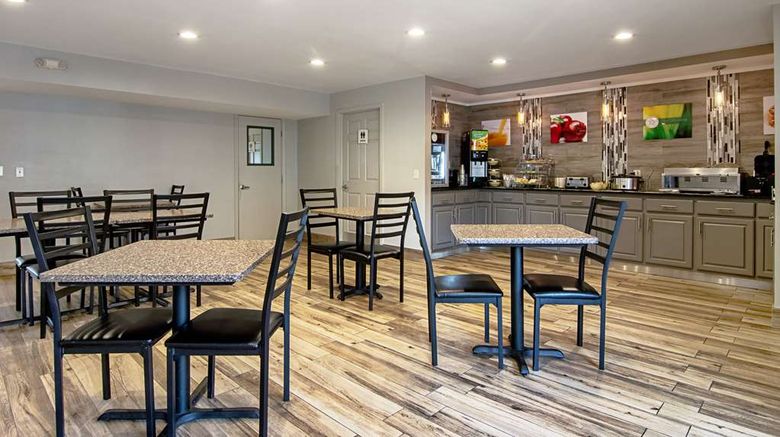 <b>Quality Inn LaGrange Restaurant</b>. Images powered by <a href="https://iceportal.shijigroup.com/" title="IcePortal" target="_blank">IcePortal</a>.