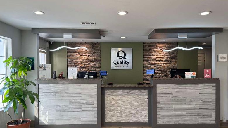 <b>Quality Inn LaGrange Lobby</b>. Images powered by <a href="https://iceportal.shijigroup.com/" title="IcePortal" target="_blank">IcePortal</a>.