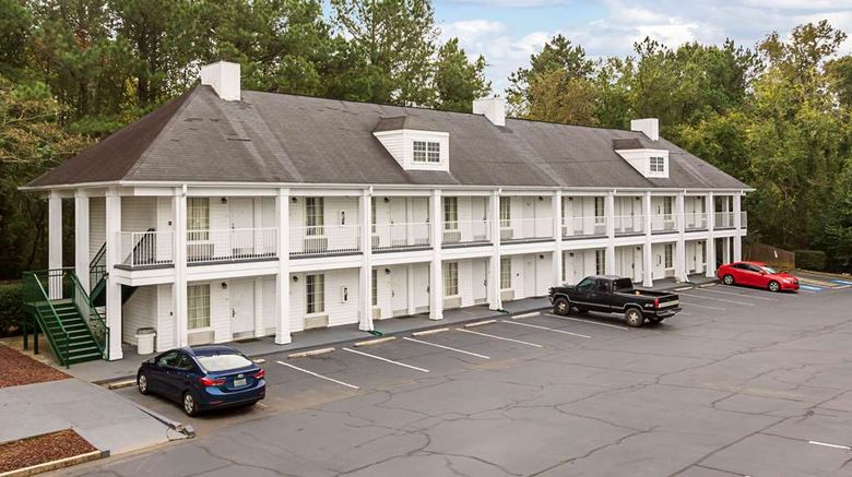 <b>Quality Inn Exterior</b>. Images powered by <a href="https://iceportal.shijigroup.com/" title="IcePortal" target="_blank">IcePortal</a>.