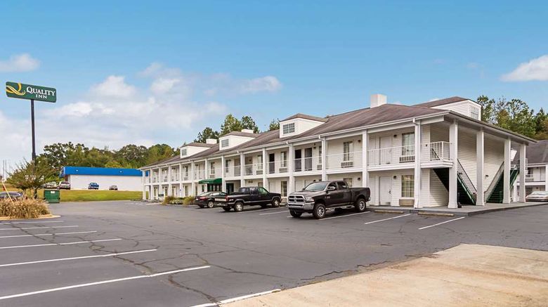 <b>Quality Inn Exterior</b>. Images powered by <a href="https://iceportal.shijigroup.com/" title="IcePortal" target="_blank">IcePortal</a>.