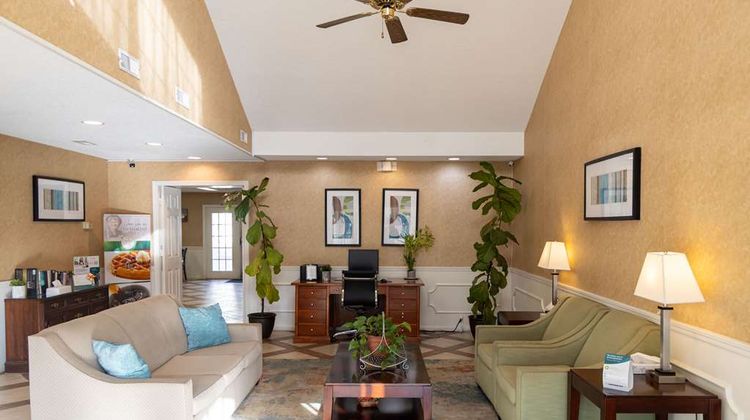 Quality Inn Carrollton Medical Center Lobby