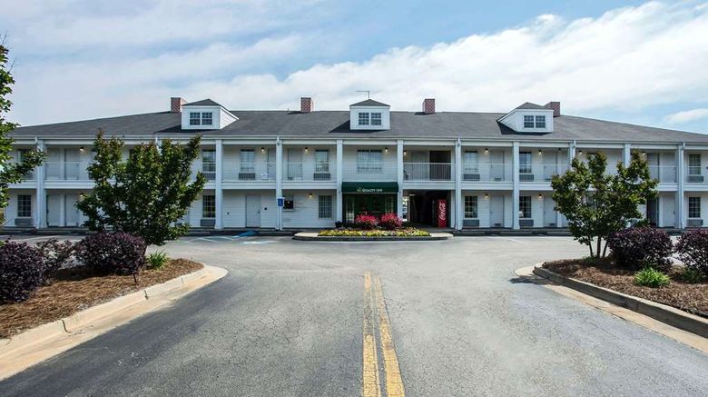 <b>Quality Inn Exterior</b>. Images powered by <a href="https://iceportal.shijigroup.com/" title="IcePortal" target="_blank">IcePortal</a>.