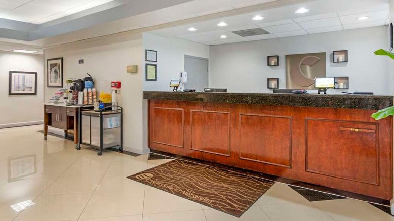 <b>Comfort Inn Alpharetta Lobby</b>. Images powered by <a href="https://iceportal.shijigroup.com/" title="IcePortal" target="_blank">IcePortal</a>.
