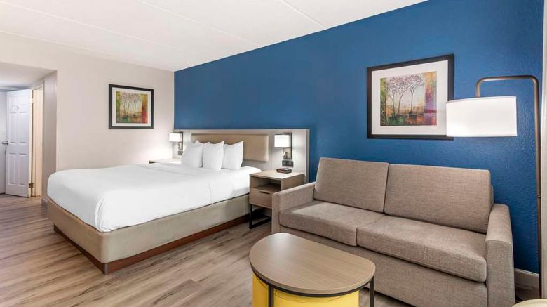 <b>Comfort Inn Alpharetta Room</b>. Images powered by <a href="https://iceportal.shijigroup.com/" title="IcePortal" target="_blank">IcePortal</a>.