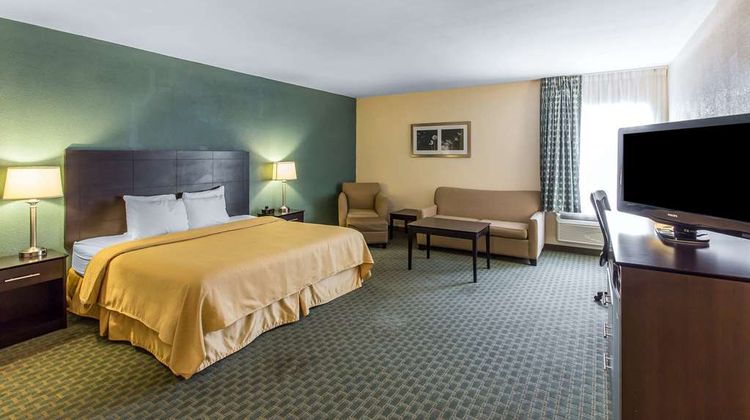 Quality Inn Fitzgerald Suite