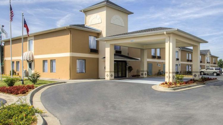 Quality Inn Fitzgerald Exterior