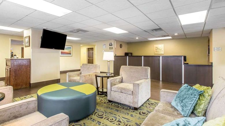 <b>Quality Inn Fitzgerald Lobby</b>. Images powered by <a href="https://iceportal.shijigroup.com/" title="IcePortal" target="_blank">IcePortal</a>.