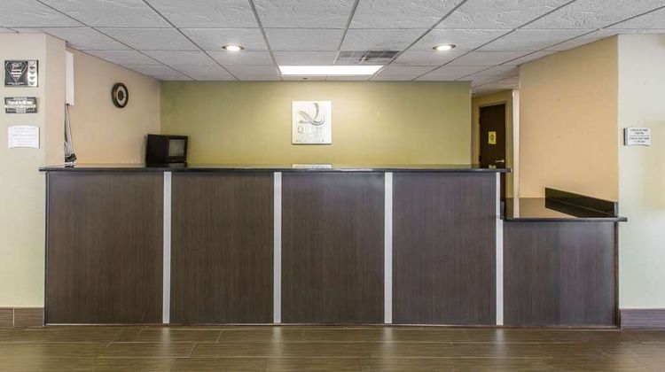 Quality Inn Fitzgerald Lobby