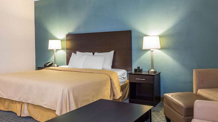 Quality Inn Fitzgerald Suite